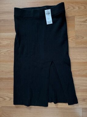 Abercrombie & Fitch Black Ribbed Midi Skirt with Front Slit